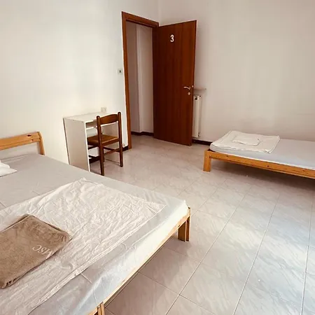 Bed and breakfast Double And Triple Near Principe Station Shared Bathroom Génova