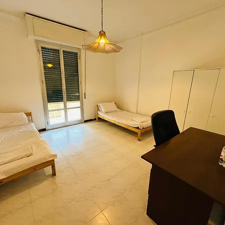 Double And Triple Near Principe Station Shared Bathroom Génova