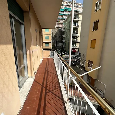 Double And Triple Near Principe Station Shared Bathroom Oda ve Kahvaltı